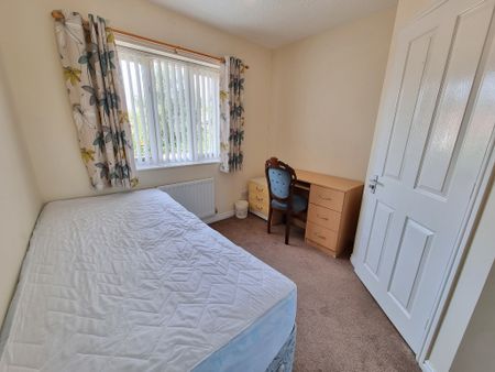 5 Bed Student Accommodation - Photo 3