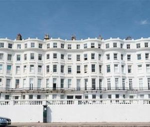 2 Bedrooms Flat to rent in Clarendon Terrace, Brighton, East Sussex BN1 | £ 335 - Photo 1