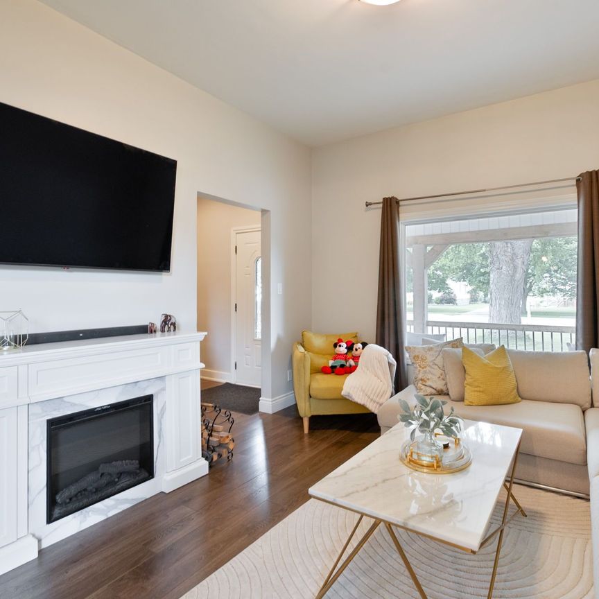 For Lease - 41 South Edgeware Road, St. Thomas, Ontario - Photo 1