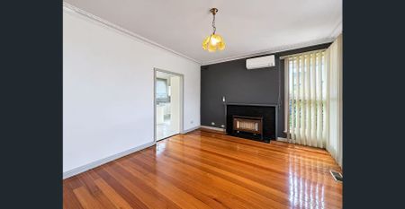 Comfortable Family Home in an Exceptional Doncaster East Location!!! - Photo 3