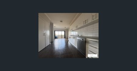 Triple Storey Townhouse In Wollert - Photo 2