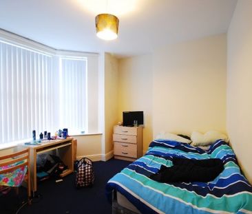 3 Bed - Helmsley Road, Sandyford - Photo 3