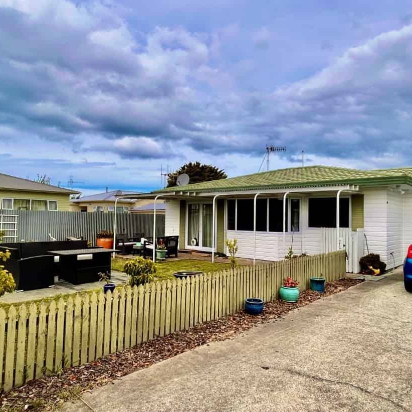 Comfortable Two Bedroom - Photo 1