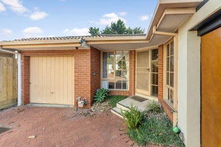 EASY TO MAINTAIN UNIT IN CAULFIELD SOUTH - Photo 5