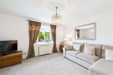 Lyon Close, Maidenbower, Crawley, West Sussex, RH10 - Photo 2