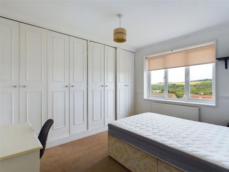 4 bedroom terraced house to rent - Photo 5