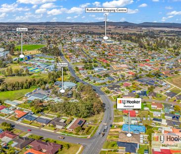 Immaculate Three Bedroom Duplex! - Photo 1