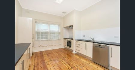 Well maintained four bedroom generous family living - Photo 5