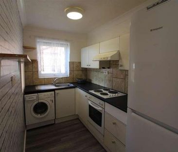 Manor Park House, Bullar Road, Southampton, SO18 - Photo 3