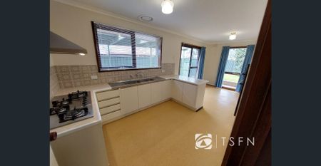 Lovely home in sought after Kangaroo Flat - Photo 2