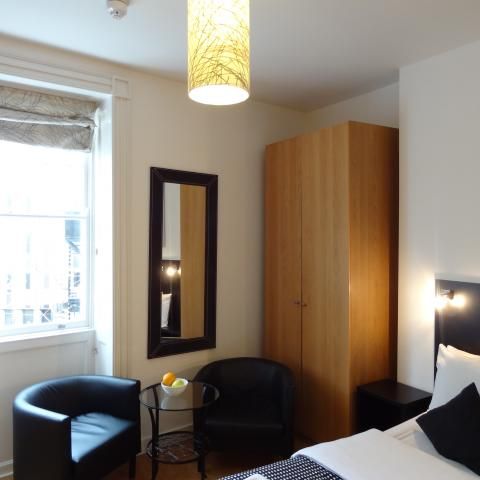 Flat 17 Cartwright Gardens, Bloomsbury WC1H 9EH - Photo 1