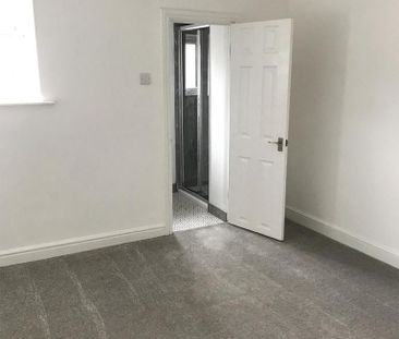 1 bedroom ground floor flat to rent - Photo 2