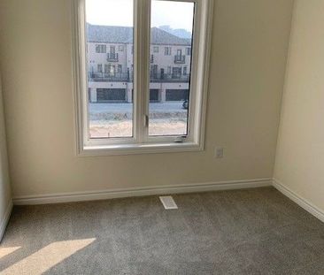 For Lease - 72 Coolhurst Avenue, Brampton, Ontario - Photo 3