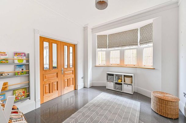 5 bedroom detached house to rent - Photo 1