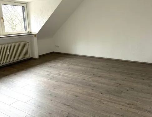 Modernisierte und moderne 3 Zimmer Wohnung mit Garage direkt am Viktoriapark in Friemersheim - Photo 1