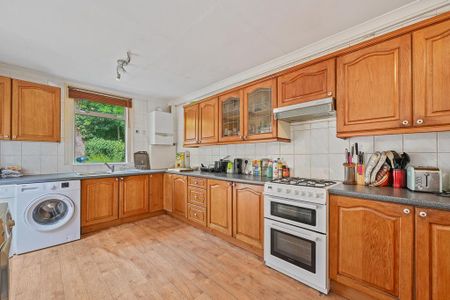 1 bedroom in a house share to rent - Photo 5