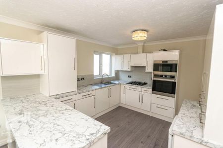2 bedroom flat to rent - Photo 5