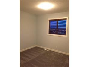 Well maintained Beautiful 2-Storey 3 bdrms Home in Evanston! - Photo 4