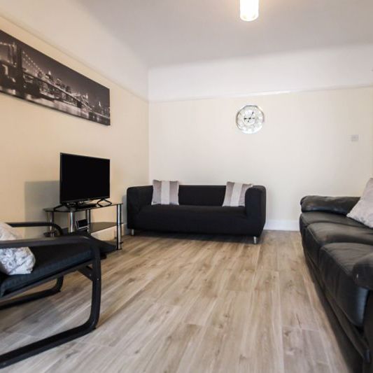 Kinson, Bournemouth - Photo 1