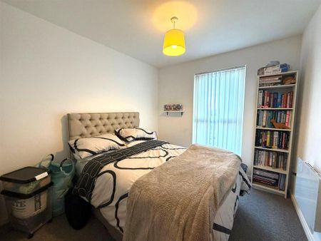 2 bedroom flat to rent - Photo 3