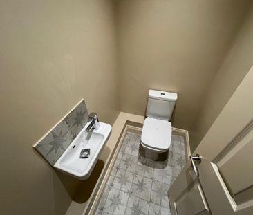 3 bedroom semi-detached house to rent - Photo 4