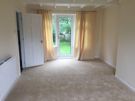 3 Bedroom Semi Detached To Rent in Wollaton - Photo 2