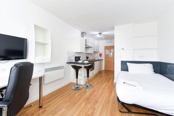 Studio to rent - Photo 1