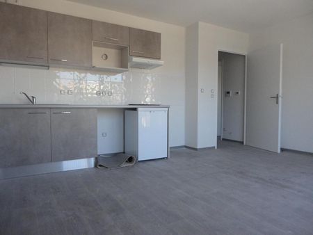 Location Appartement 2 pièces 40m² PUGET SUR ARGENS 83480 - Photo 2