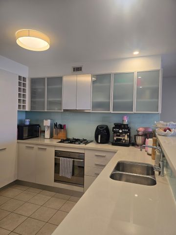 Bondi Beach - Photo 4