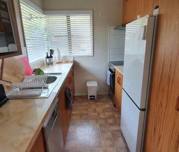 Quiet, Close To Town, Well Presented - Photo 6