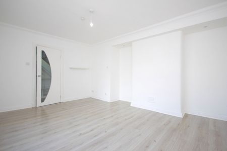 Woodside Crescent, Wishaw, ML2 - Photo 2