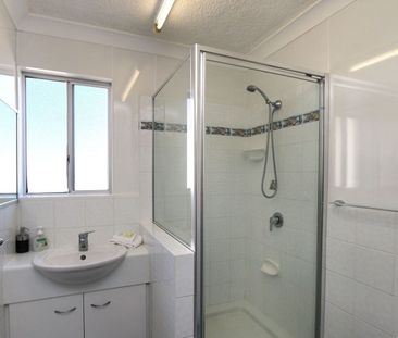 Absolute Kelly’s Beachfront Living – Stylish, Fresh & Fully Furnished - Photo 6