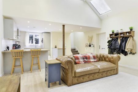 2 bedroom barn conversion to rent - Photo 2