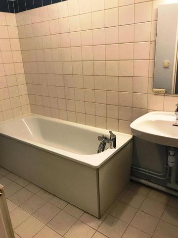 Location Appartement 2 pièces 47m² VAULX EN VELIN 69120 - Photo 3
