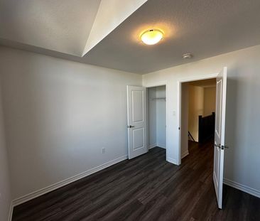 For Lease - 349 millstone Street, Kitchener, Ontario - Photo 5