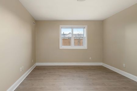 For Lease - 539 Armstrong Road Unit# 405, Kingston, Ontario - Photo 5