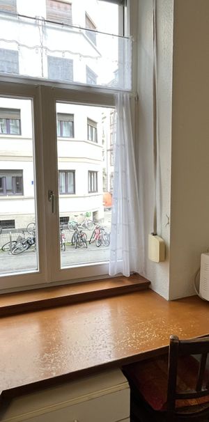 Un petit studio meublé – Avenue des Vosges / Rue Sellenick - Photo 1