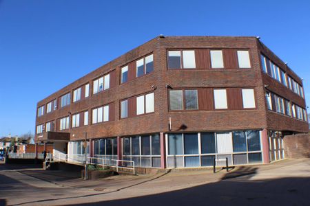 Studio to rent - Photo 5