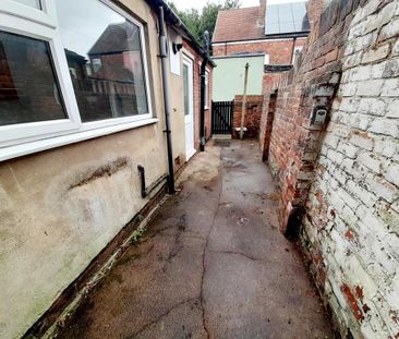 3 bedroom terraced house to rent - Photo 5