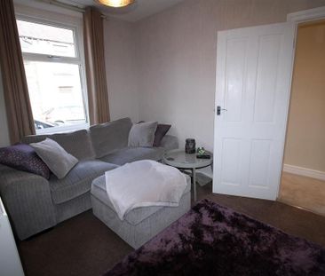 3 bedroom private hall to rent - Photo 1