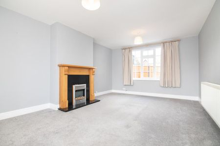 3 bedroom semi-detached house to rent - Photo 4