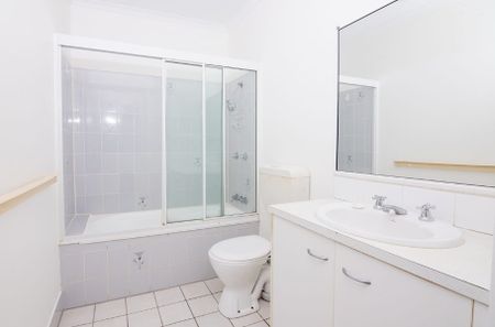 CHARMING TWO BEDROOM TOWNHOUSE ON CITY FRINGE - Photo 2