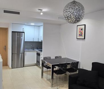 Piso de alquiler en Carrer del Riu Xúquer, 7, Ensanche - Río Júcar - Photo 2