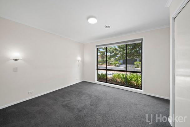 Stylish 4 Bedroom Jerrabomberra House - Photo 1