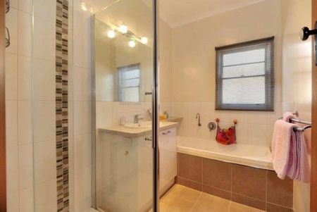 Ideally located in a quiet Wendouree location - Photo 2