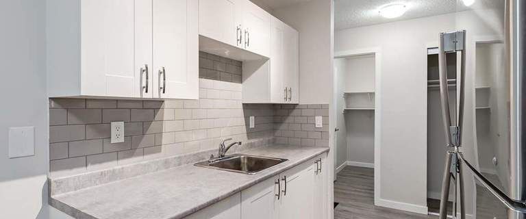 Camden Villa | 2291 Southview Drive SE, Medicine Hat - Photo 1