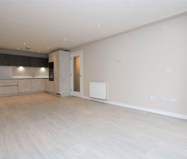 1 bedroom penthouse to rent - Photo 2