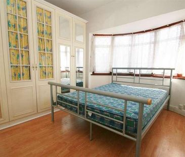 South Hayes, UB3 - Photo 6