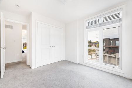 For Lease - 2 Queenpost Drive, Brampton, Ontario - Photo 4