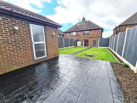 3 bedroom semi-detached house to rent - Photo 4